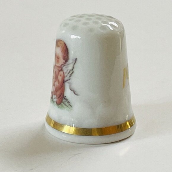 Thimble Angel Reading Book Porcelain Gold Ring Vintage 1991 Quilting Sewing - Picture 2 of 6